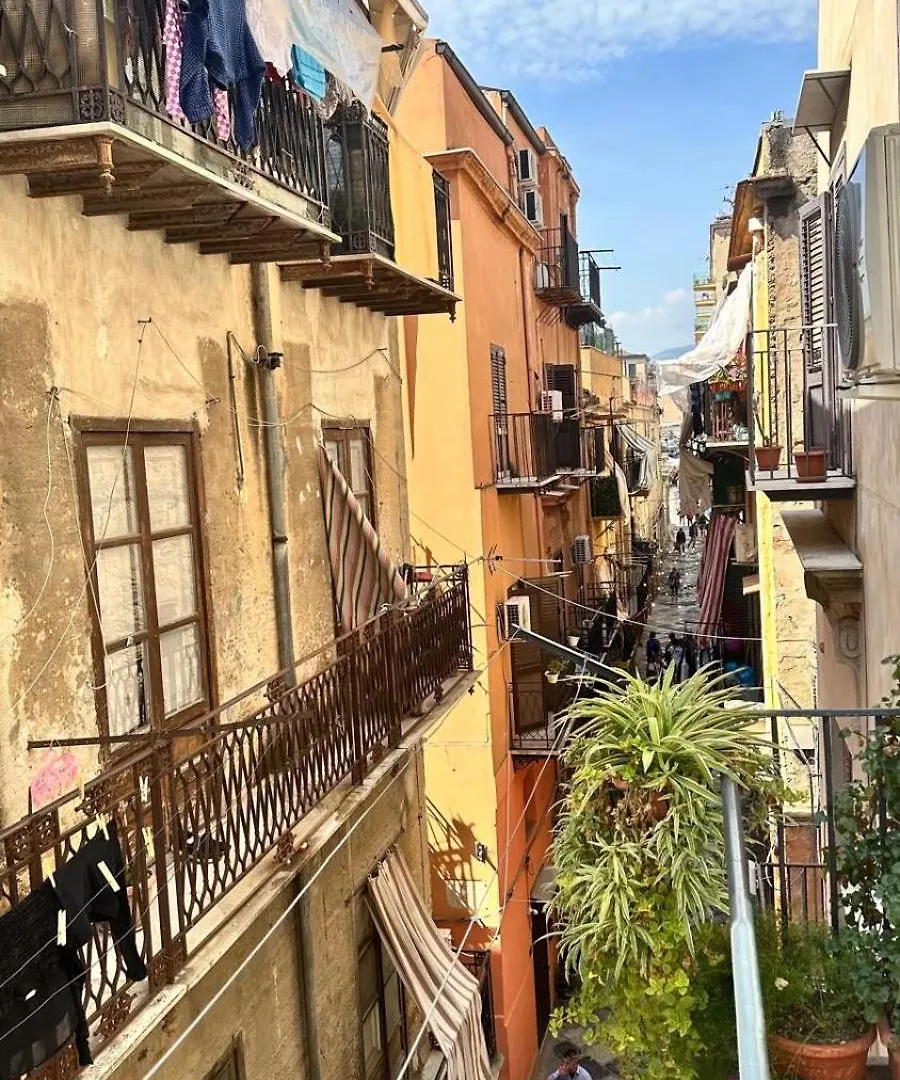 Fajra House Apartman Palermo 0*,